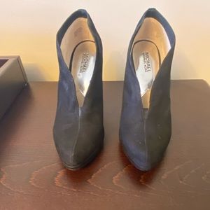 Michael Kors black suede heel